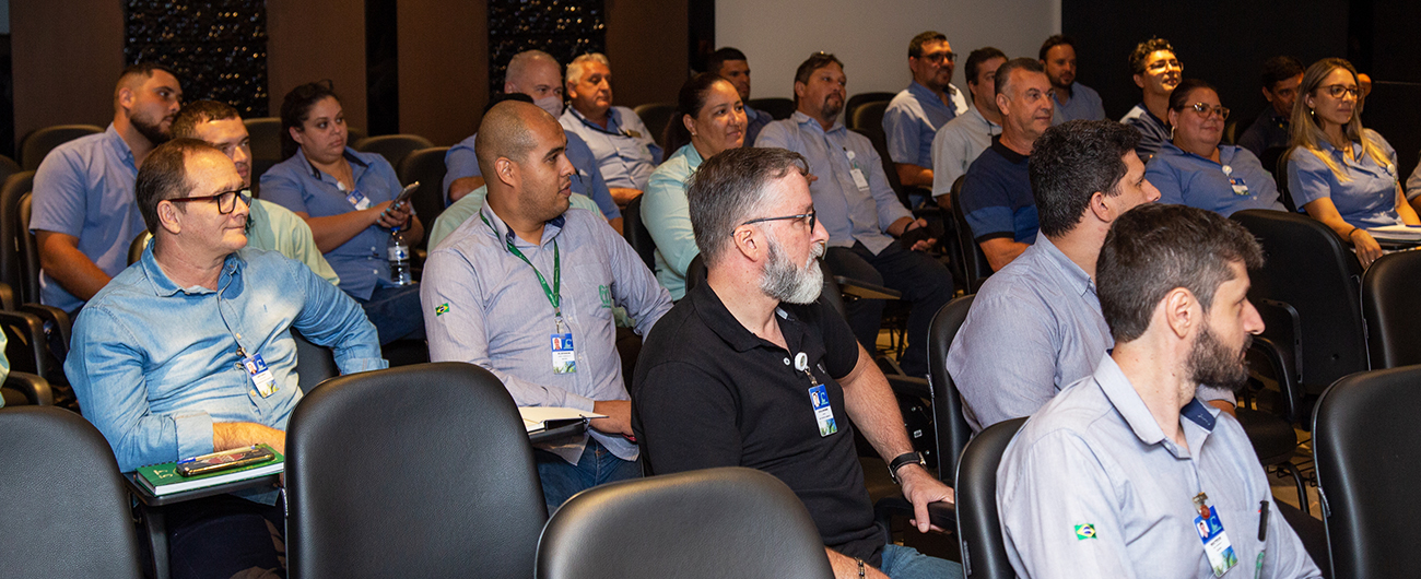 Feedback e perfis comportamentais são temas abordados em curso de liderança da Copercana