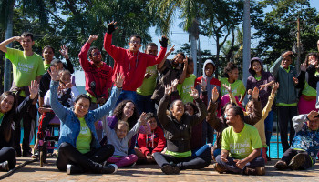 Projeto Plantando o Futuro: Alunos exploram a reutilização da madeira e o descarte de material orgânico