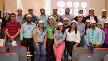 Equipe de supermercado participa do projeto 