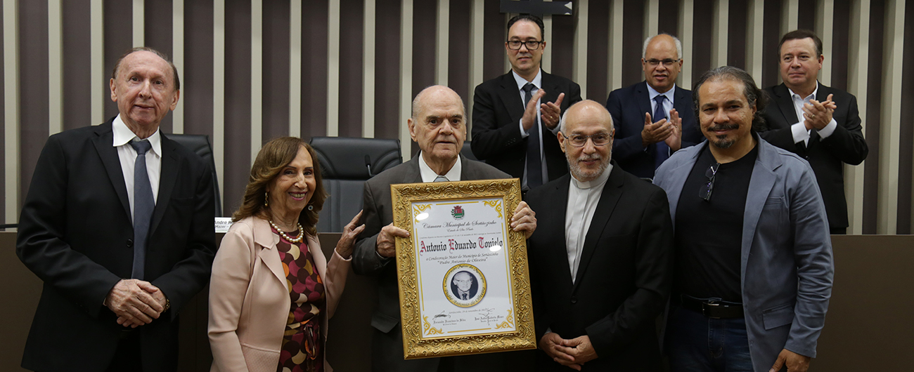 Antonio Eduardo Tonielo recebe homenagens