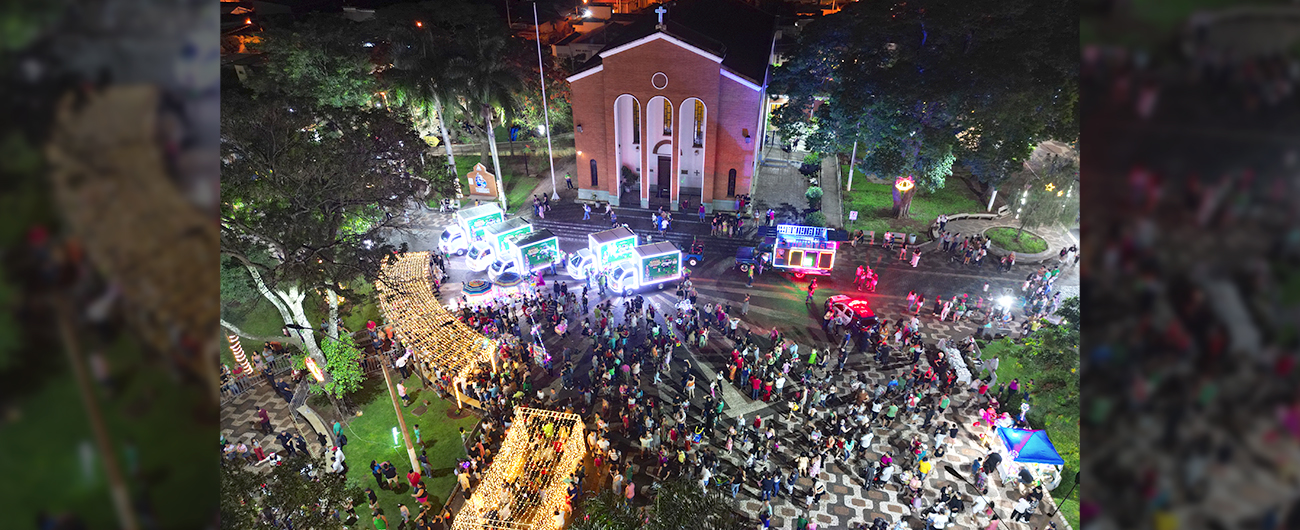 Natal Encantado Copercana ilumina Serrana e leva alegria à população