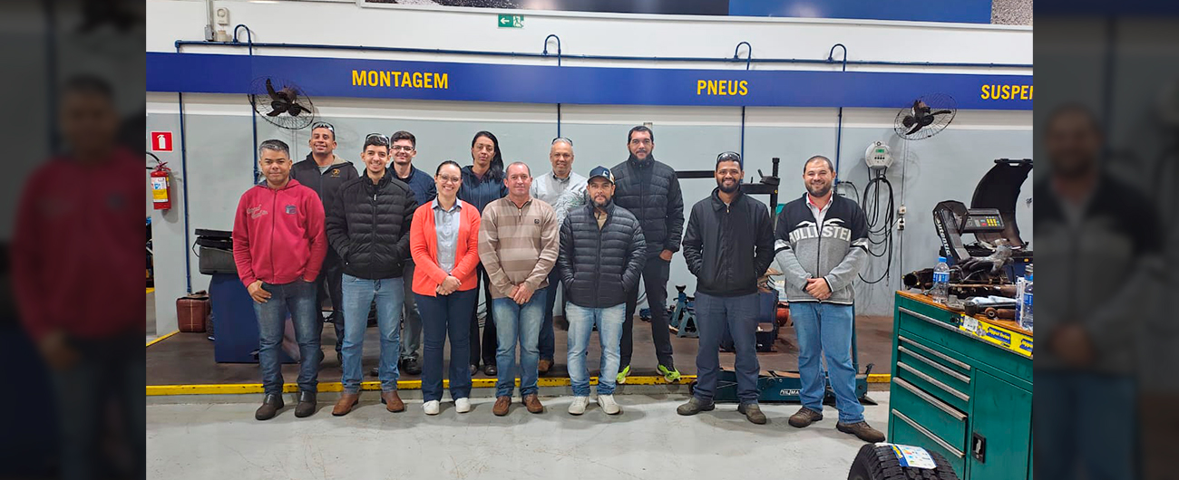 Colaboradores do Auto Center e Truck Center participam de módulo prático de curso em parceria com o SENAI