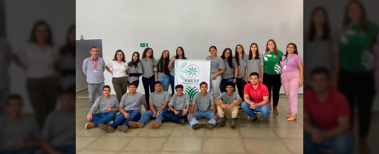 Alunos do Programa Jovem Agricultor do Futuro recebem uniformes com apoio da Copercana