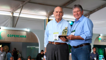Presidente do Conselho da Copercana é homenageado com o Troféu Megacana