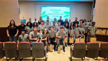 Formatura celebra a trajetória de 22 jovens no programa Jovem Agricultor do Futuro em Sertãozinho