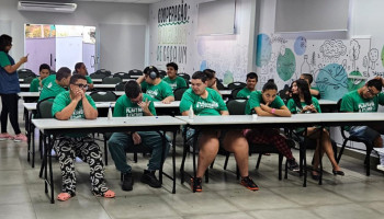 Alunos do Plantando o Futuro finalizam conteúdo de livro sobre preservação florestal