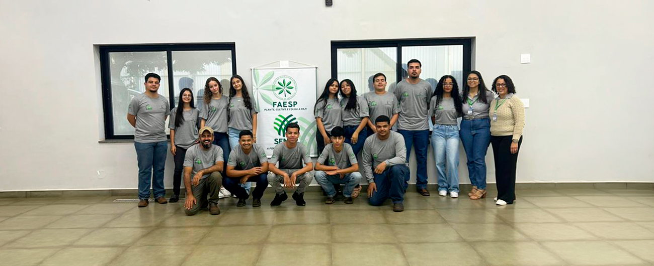 Copercana entrega uniformes aos alunos do Programa Jovem Empreendedor do Agro 
