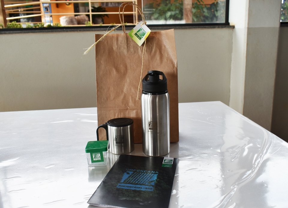 Colaboradores da Unidade de Grãos 1 de Sertãozinho recebem o Eco Kit