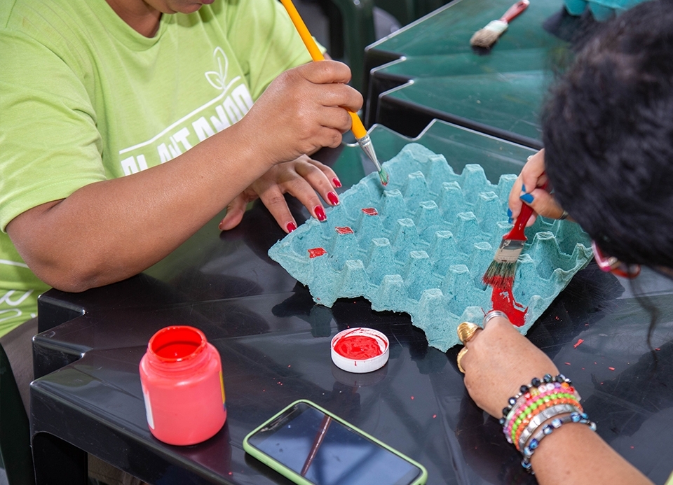 Jogos com itens reciclados são auxílio no ensino