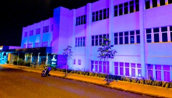 Copercana ilumina sua fachada em apoio à campanha Outubro Rosa