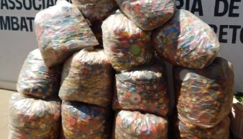 Copercana entrega doação de tampinhas plásticas à AVCC de Barretos