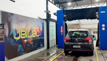 Uma forma rápida e sustentável de lavar o seu veículo