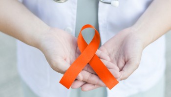 Agosto laranja: mês de conscientização sobre a Esclerose Múltipla
