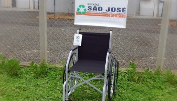 De lacre em lacre as doações de cadeiras de rodas se multiplicam